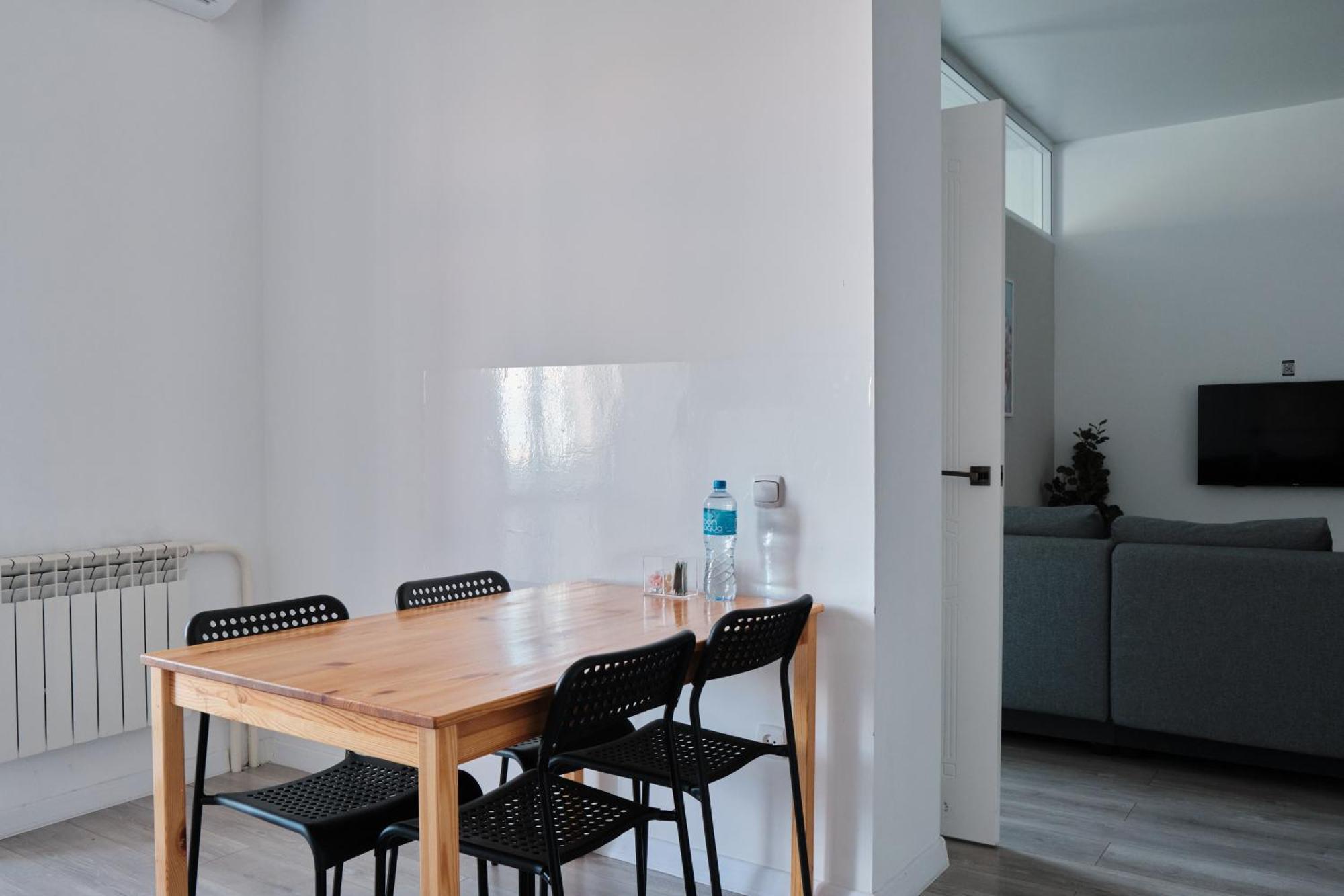 סמיי Seven City Apartments מראה חיצוני תמונה