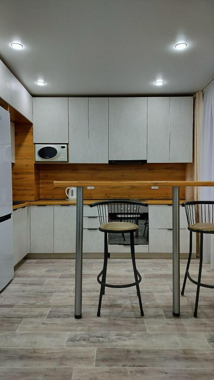 סמיי Seven City Apartments מראה חיצוני תמונה