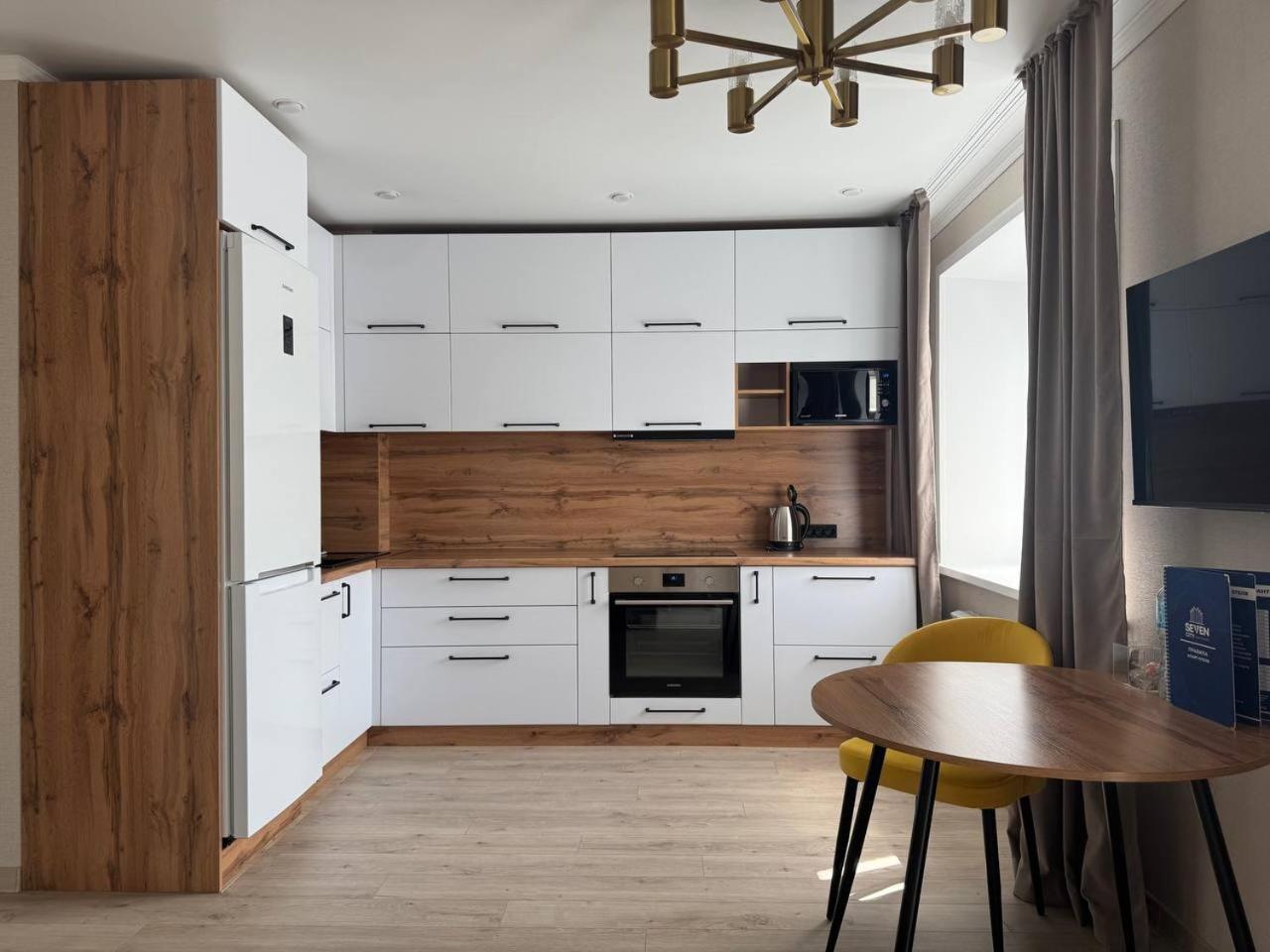 סמיי Seven City Apartments מראה חיצוני תמונה