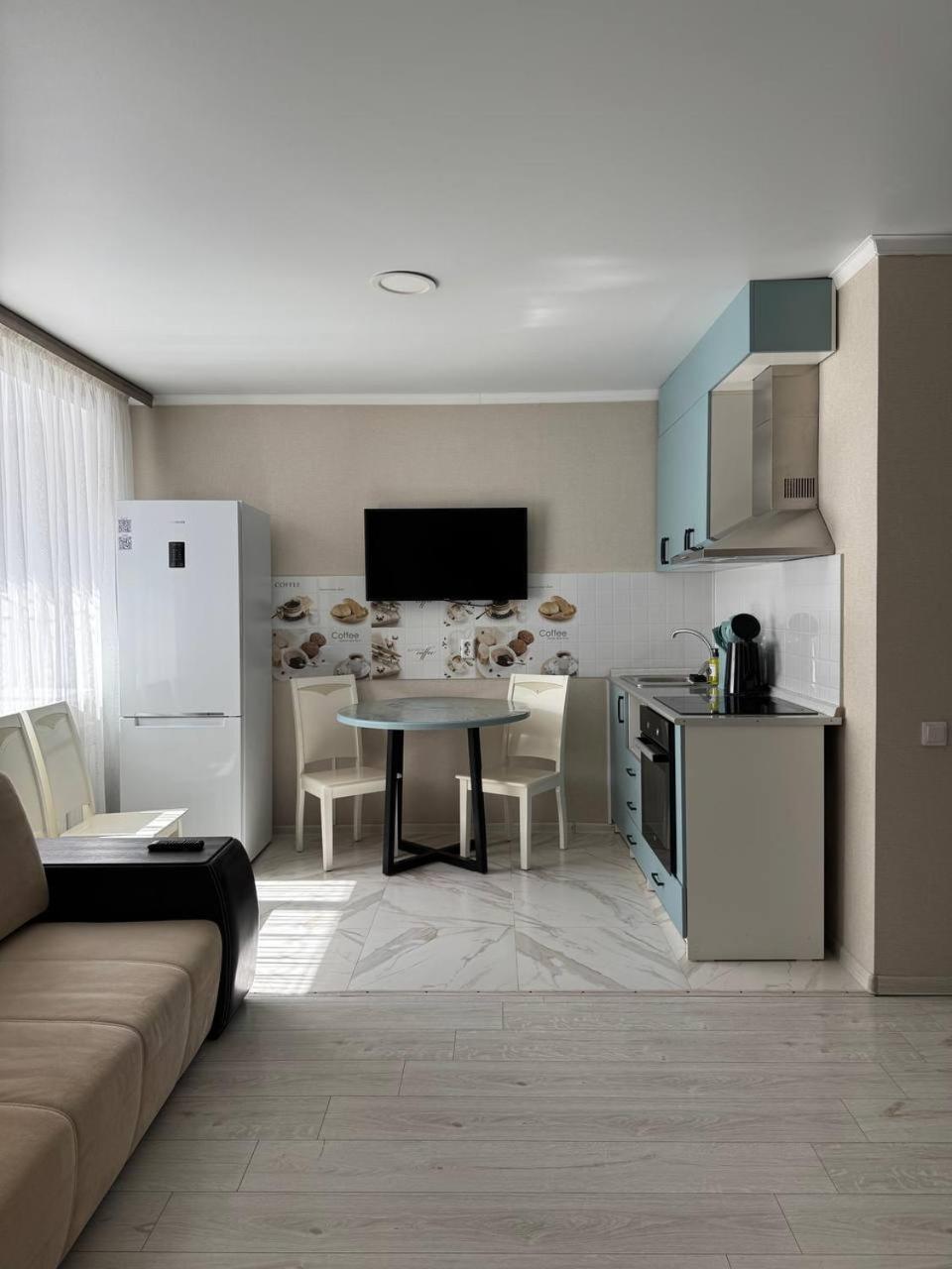 סמיי Seven City Apartments מראה חיצוני תמונה
