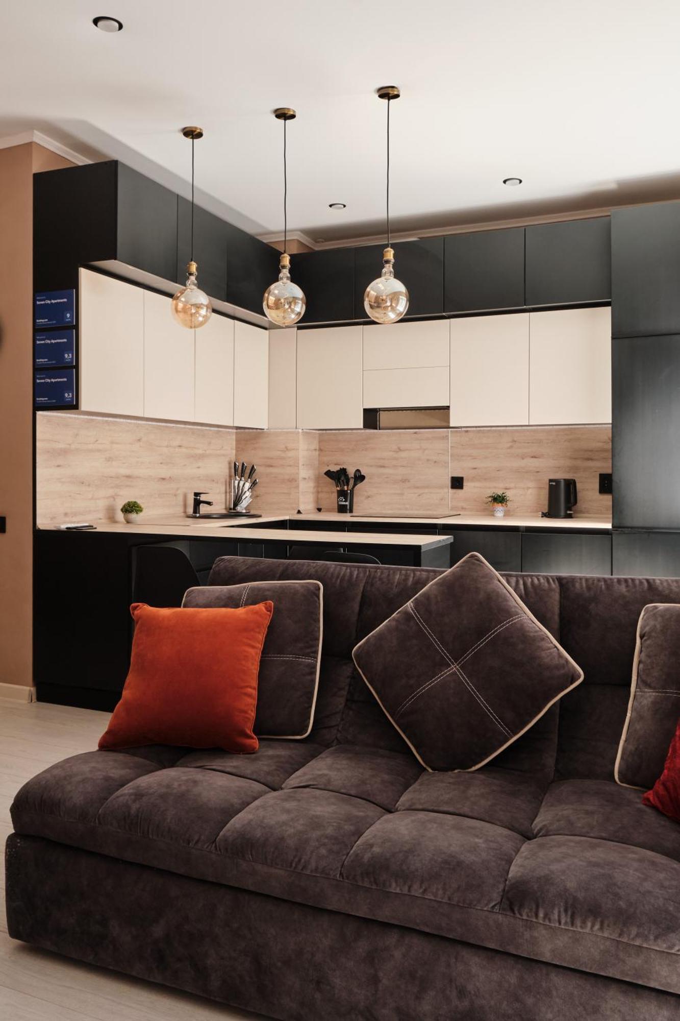 סמיי Seven City Apartments מראה חיצוני תמונה