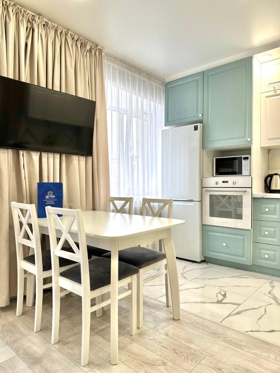 סמיי Seven City Apartments מראה חיצוני תמונה